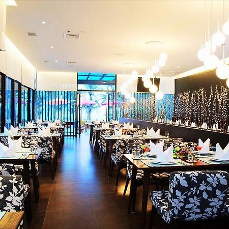 The Sez Hotel Bang Saen Luaran gambar